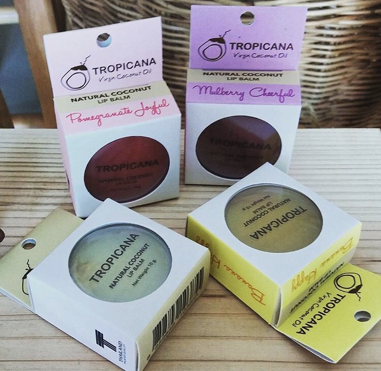 Натуральный кокосовый бальзам для губ из Тайланда Гранат Tropicana Natural Coconut Lip Balm Pomegranate Joyful купить в Москве и Московской области.